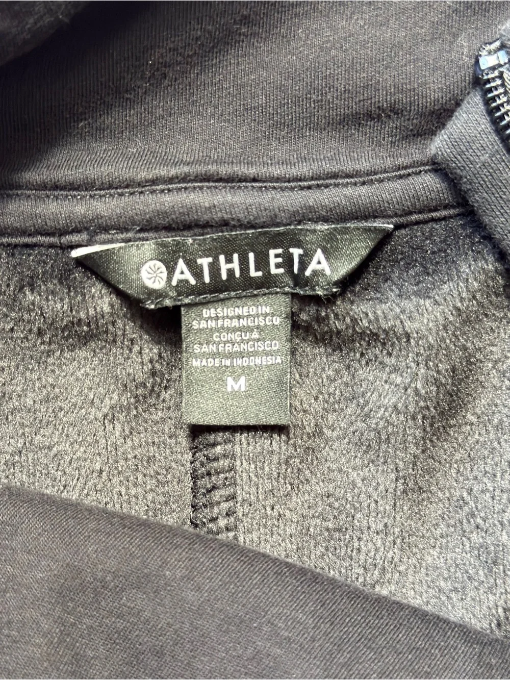Athleta Women's Black 1/4 Zip Mock Neck Long Sleeve Pullover Top Size M